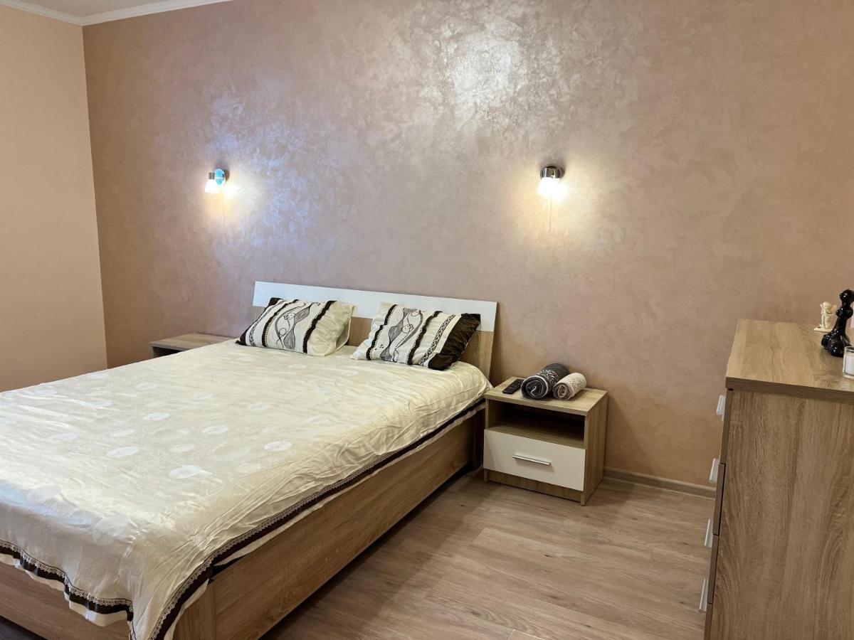 Apartaments Sichovyh Strilciv 68A イヴァーノ＝フランキーウシク エクステリア 写真