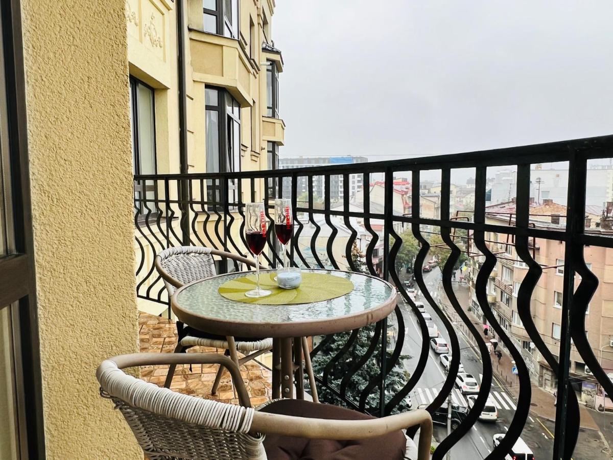 Apartaments Sichovyh Strilciv 68A イヴァーノ＝フランキーウシク エクステリア 写真