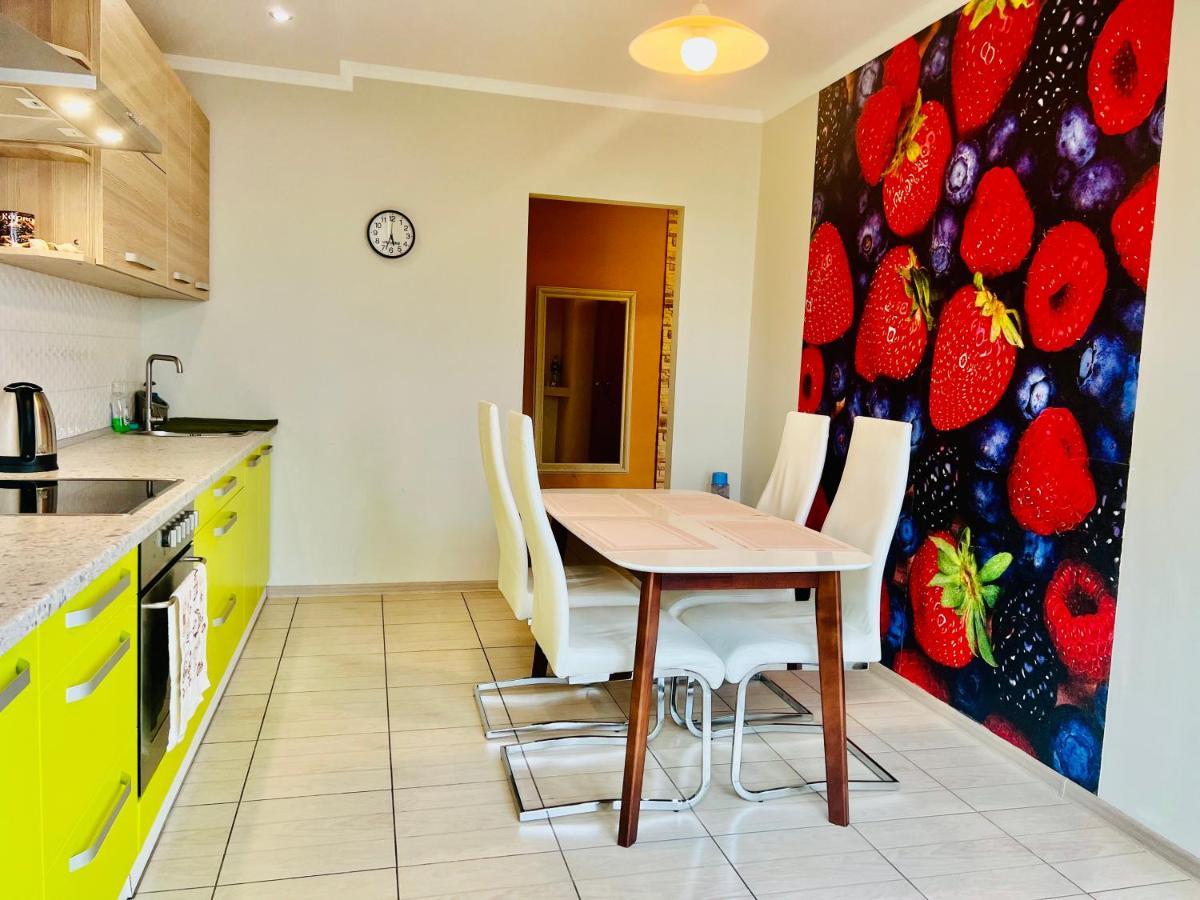 Apartaments Sichovyh Strilciv 68A イヴァーノ＝フランキーウシク エクステリア 写真