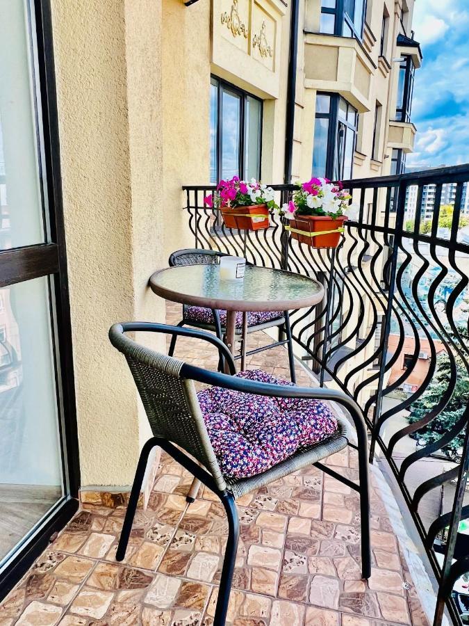 Apartaments Sichovyh Strilciv 68A イヴァーノ＝フランキーウシク エクステリア 写真